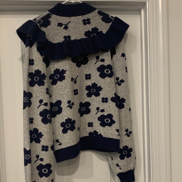 Lost + Wander Navy and Gray Floral Sweater M/L. NWOT - Picture 6 of 8